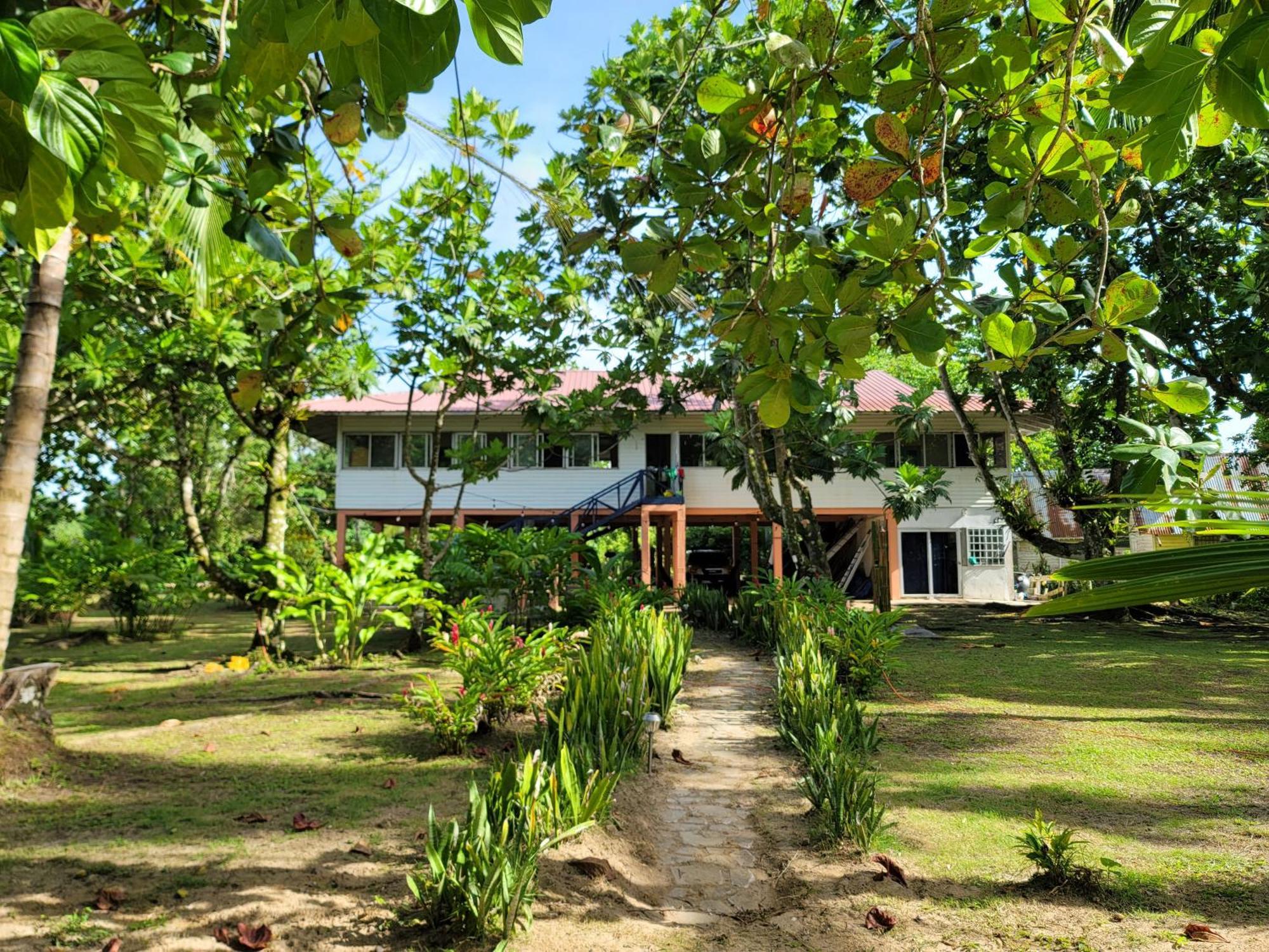 Drago Beach House - Private Beach Бока-дель-Драго Экстерьер фото